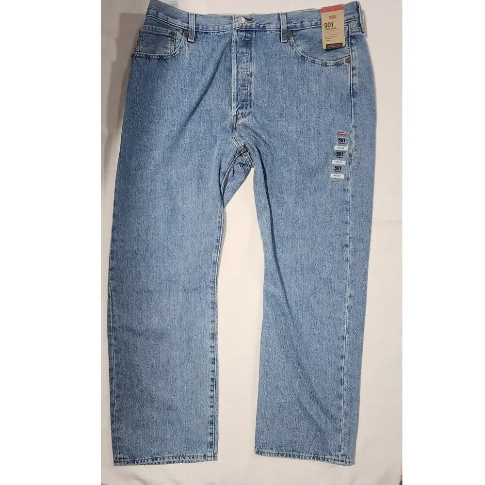 levi's 501 original 40x30 sits at your waist